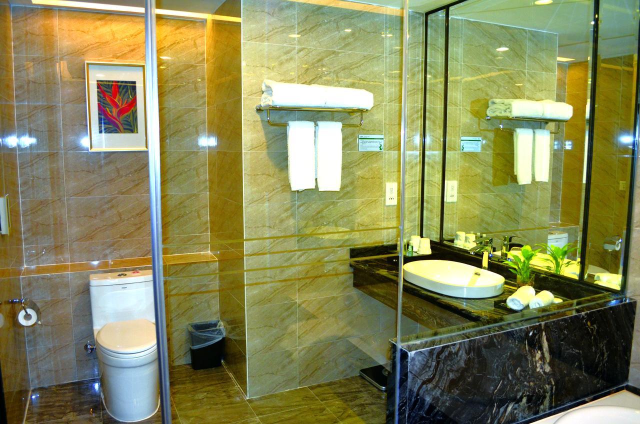 Manhatton Hotel Zhuhai Buitenkant foto