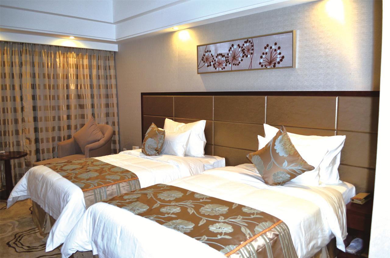 Manhatton Hotel Zhuhai Buitenkant foto