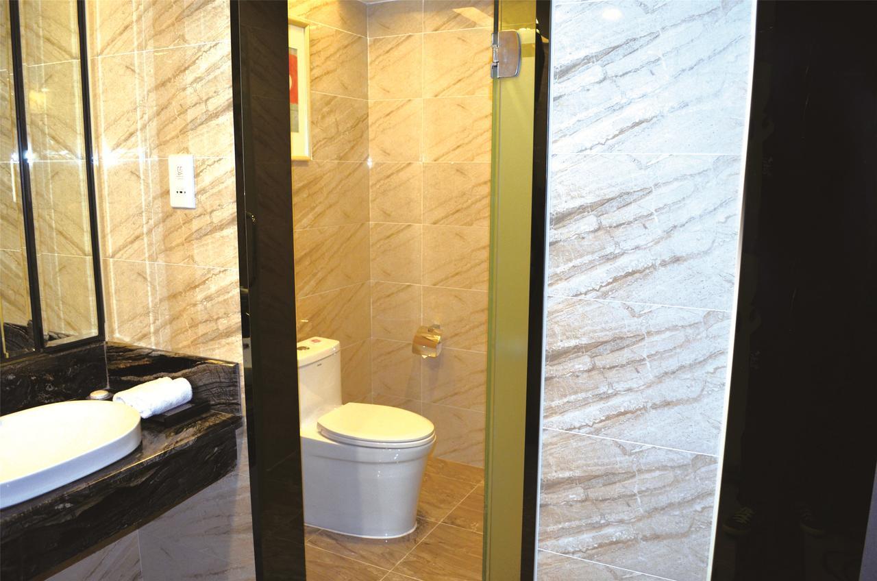 Manhatton Hotel Zhuhai Buitenkant foto