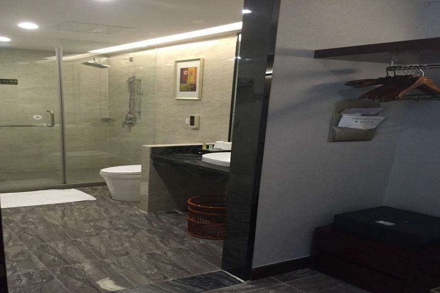 Manhatton Hotel Zhuhai Buitenkant foto