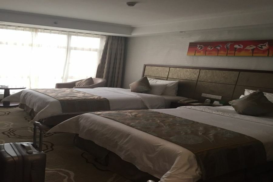 Manhatton Hotel Zhuhai Buitenkant foto