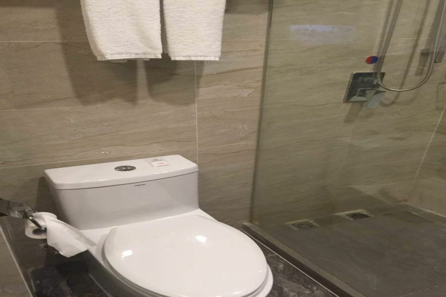 Manhatton Hotel Zhuhai Buitenkant foto